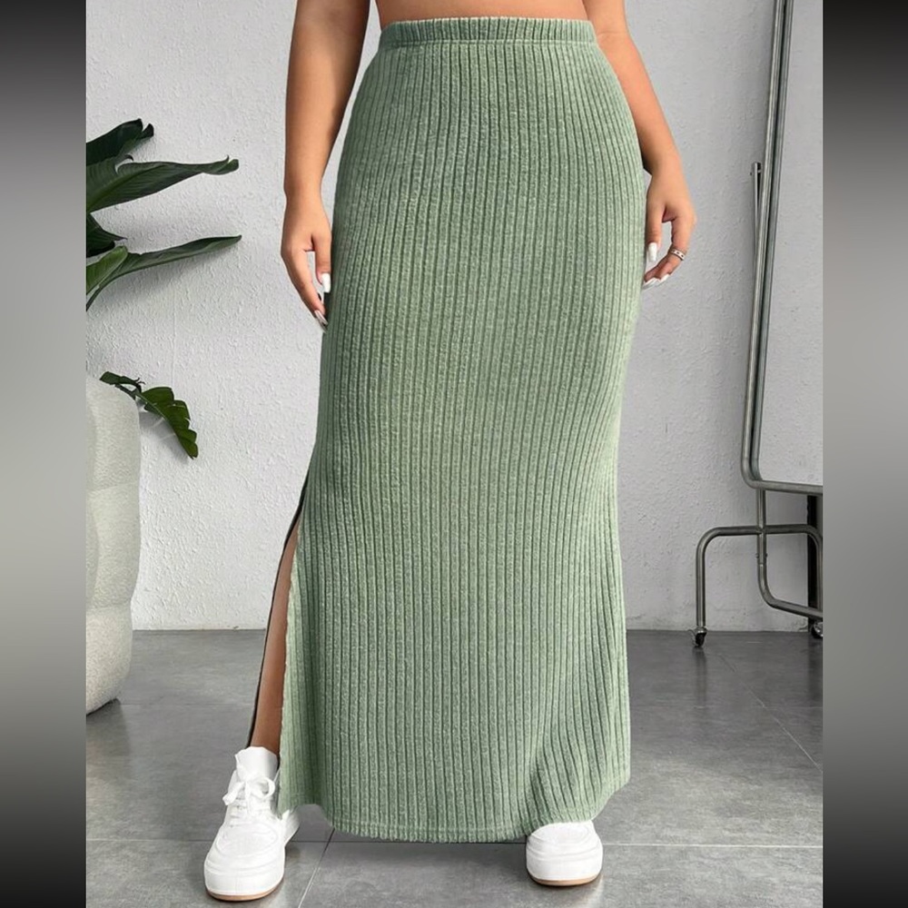 High Waist Solid Skirt โค๏ธ - Picture 3 of 5